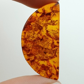 Bursztyn bałtycki płaskie półkole 31x15 mm nr 2