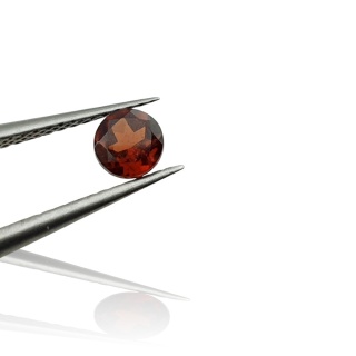 Round faceted garnet dia 4 mm 1 pc