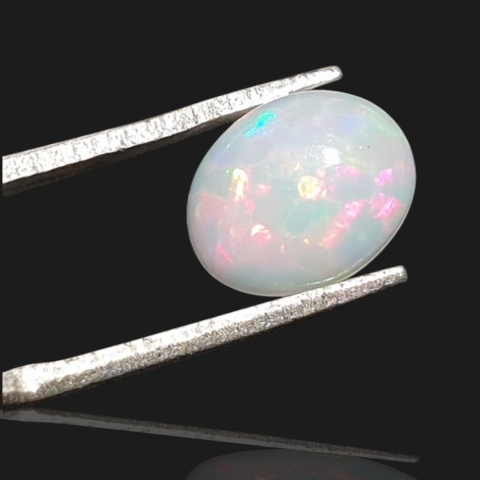 Ethiopian opal cabochon 10x8 mm no 947