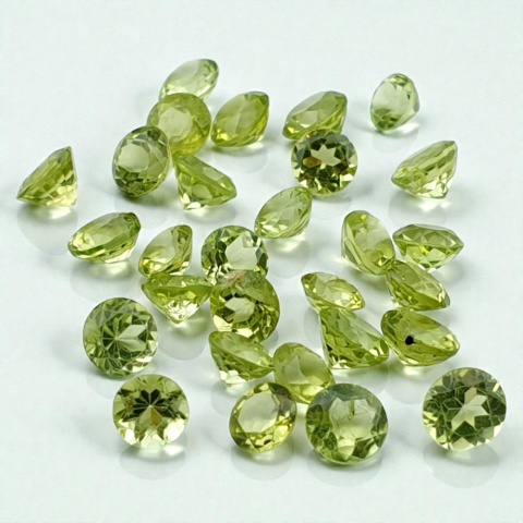 Round faceted peridot dia 4 mm 1 pc