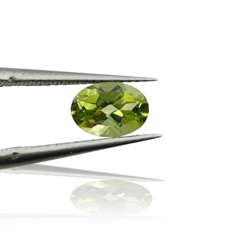 Perydot owal fasetowany 7x5 mm 1 szt