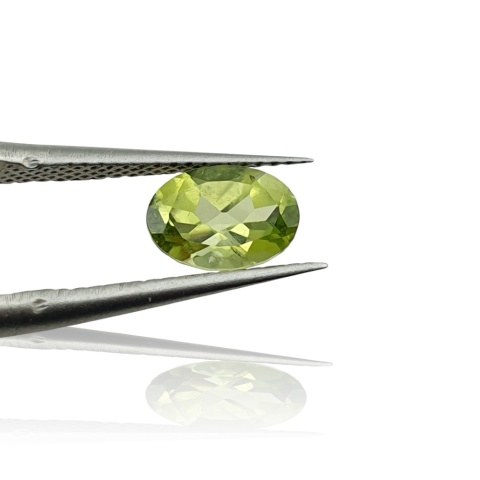 Perydot owal fasetowany 7x5 mm 1 szt