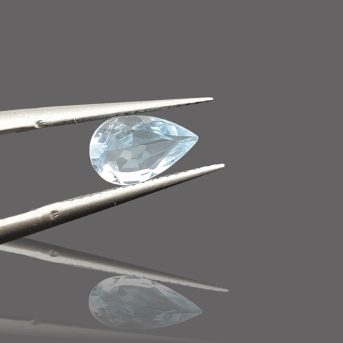 Topaz Sky Blue łezka fasetowana 7-8x5 mm 1 szt