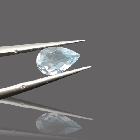 Topaz Sky Blue łezka fasetowana 7-8x5 mm 1 szt