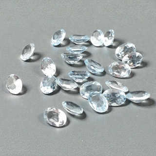 Topaz Sky Blue oval faceted 7x5 mm 1 pc