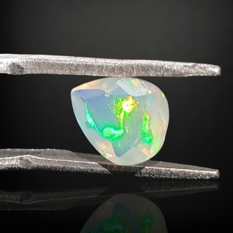 Ethiopian faceted opal 8x7 mm no A121