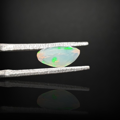 Ethiopian faceted opal 9x7 mm no A195