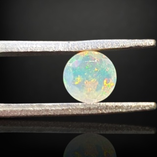 Opal z Etiopii fasetowany fi 5 mm nr A102