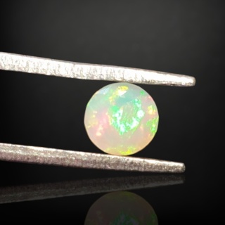 Opal z Etiopii fasetowany fi 5 mm nr A103