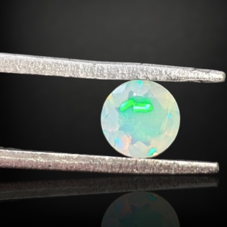 Opal z Etiopii fasetowany fi 5 mm nr A99