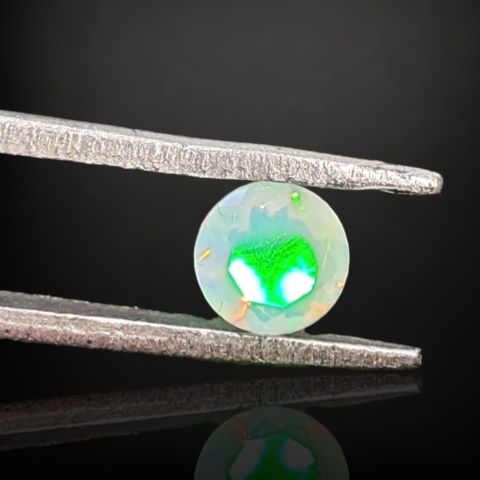 Opal z Etiopii fasetowany fi 5 mm nr A99