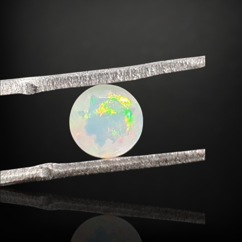 Opal z Etiopii fasetowany fi 6 mm nr A62