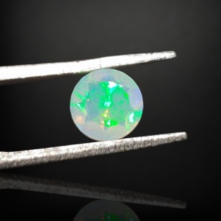 Opal z Etiopii fasetowany fi 6 mm nr A63