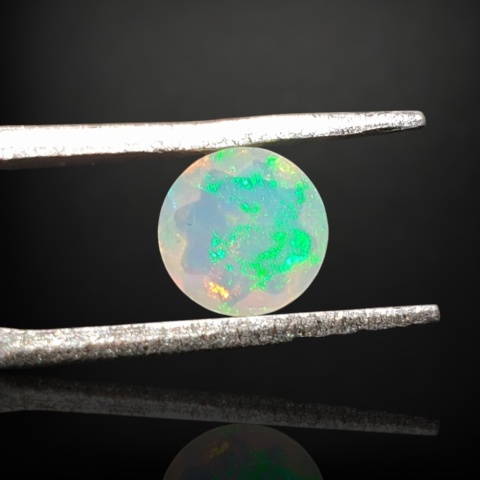 Opal z Etiopii fasetowany fi 6 mm nr A64