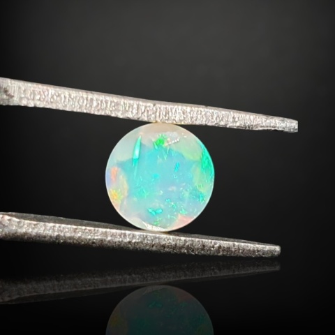 Opal z Etiopii fasetowany fi 6 mm nr A66