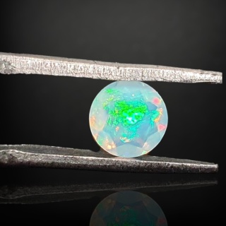 Opal z Etiopii fasetowany fi 6 mm nr A68