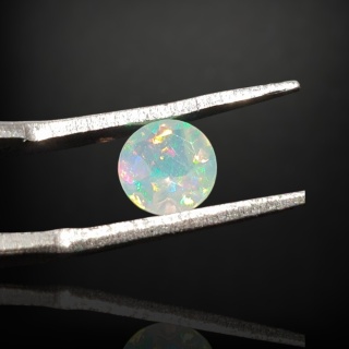 Opal z Etiopii fasetowany fi 6 mm nr A69
