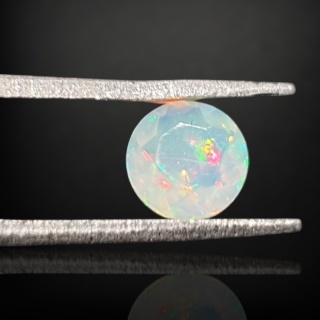 Opal z Etiopii fasetowany fi 6 mm nr A75