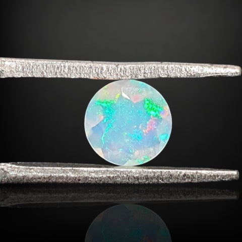 Opal z Etiopii fasetowany fi 6 mm nr A78