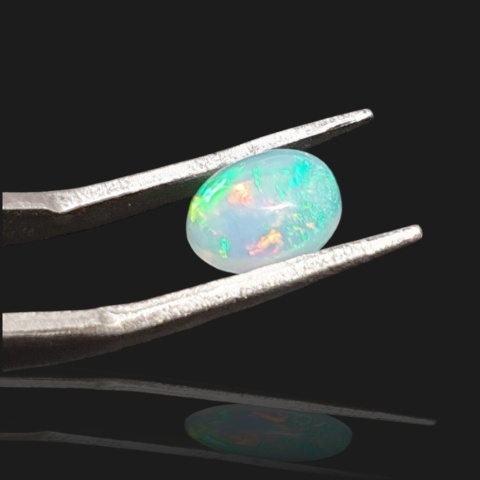 Ethiopian opal cabochon 8x6 mm no 960