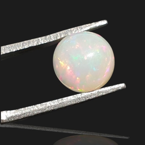 Ethiopian opal cabochon fi 8 mm no 975