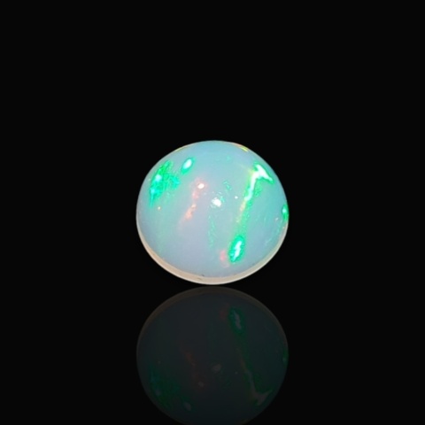 Ethiopian opal cabochon fi 8 mm no 979