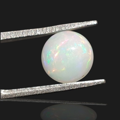 Ethiopian opal cabochon fi 8 mm no 985