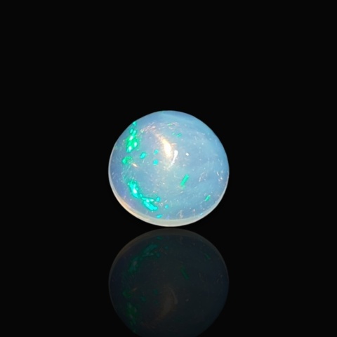 Ethiopian opal cabochon fi 8 mm no 988
