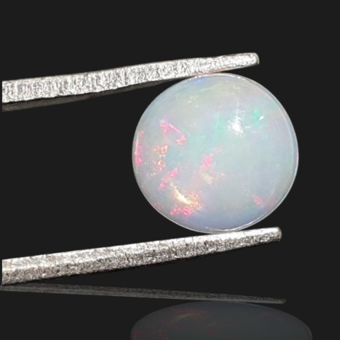 Ethiopian opal cabochon fi 8 mm no 990