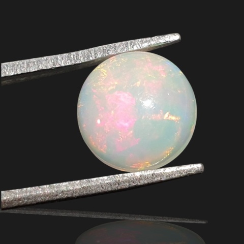 Ethiopian opal cabochon fi 9 mm no 963