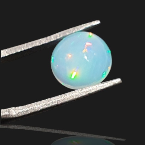 Ethiopian opal cabochon fi 9 mm no 965