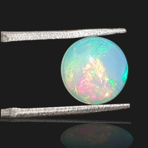 Ethiopian opal cabochon fi 9 mm no 966