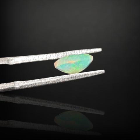 Ethiopian faceted opal 7x6 mm no A205