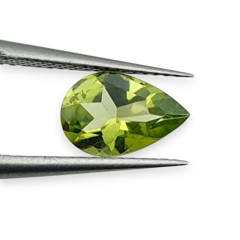Perydot łezka fasetowana 9x5 mm nr 17