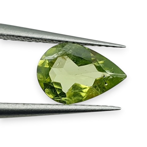 Peridote Teardrop Faceted 9x6 mm no 15