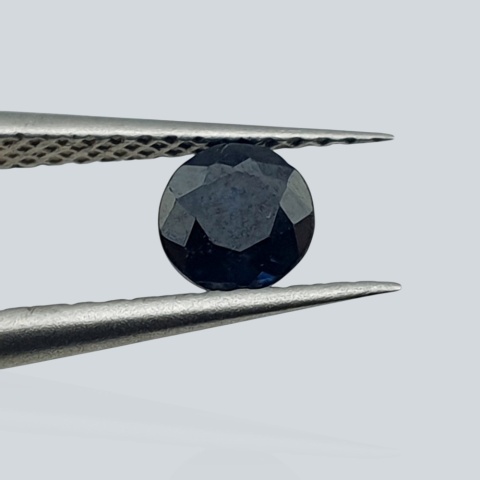 Sapphire round faceted fi 4 mm no 3