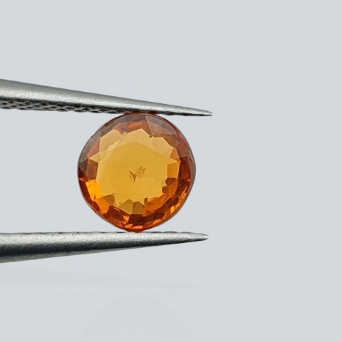 Sapphire round faceted fi 5 mm no 7