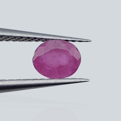 Sapphire oval faceted 5x4 mm no 27