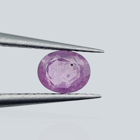 Sapphire oval faceted 5x4 mm no 43