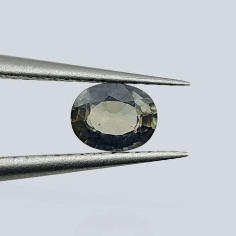 Sapphire oval faceted 5x4 mm no 53