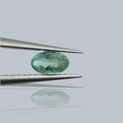 Emerald oval faceted 5x3 mm no 11