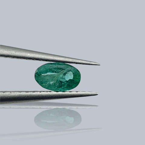 Emerald oval faceted 5x3 mm no 8
