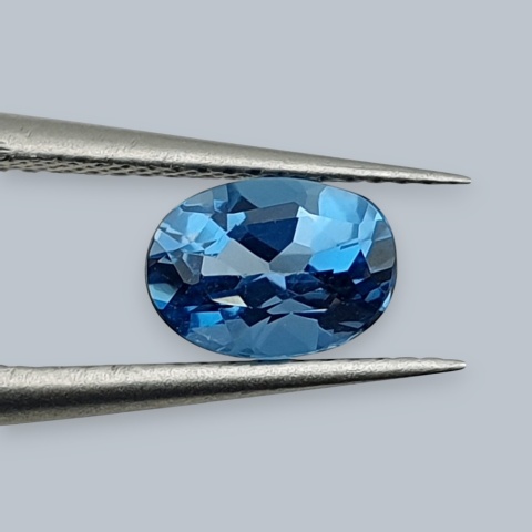 Topaz London Blue Oval Faceted 7x5 mm no 19