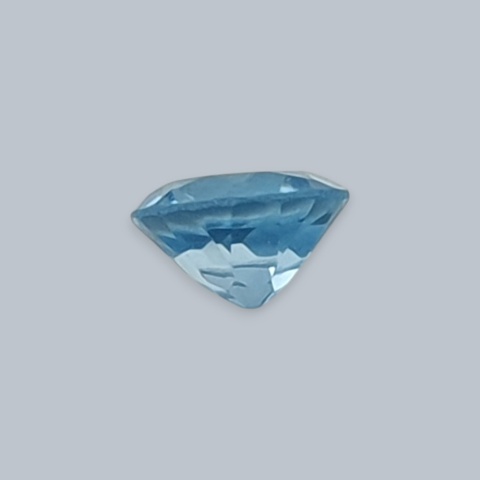 Topaz Swiss Blue Round Faceted fi 4 mm no 13