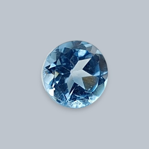 Topaz Swiss Blue Round Faceted fi 4 mm no 17