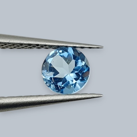 Topaz Swiss Blue Round Faceted fi 4 mm no 17