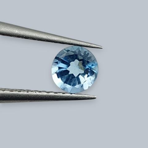 Topaz Swiss Blue Round Faceted fi 4 mm no 23