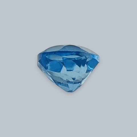 Topaz Swiss Blue Round Faceted fi 5 mm no 22