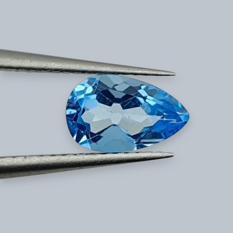 Topaz Swiss Blue Teardrop Faceted 8x5 mm no 48