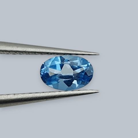 Topaz swiss blue owal fasetowany 6x4 mm nr 27